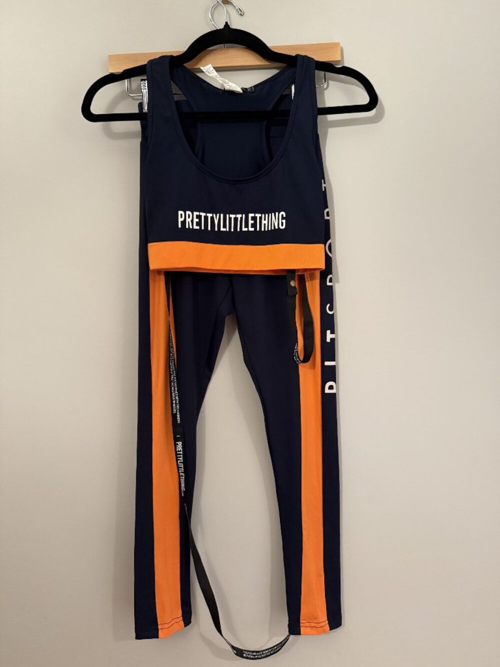 NWT Pretty Little Thing Activewear Set Crop Top Leggings Navy Size US 4 [jb]